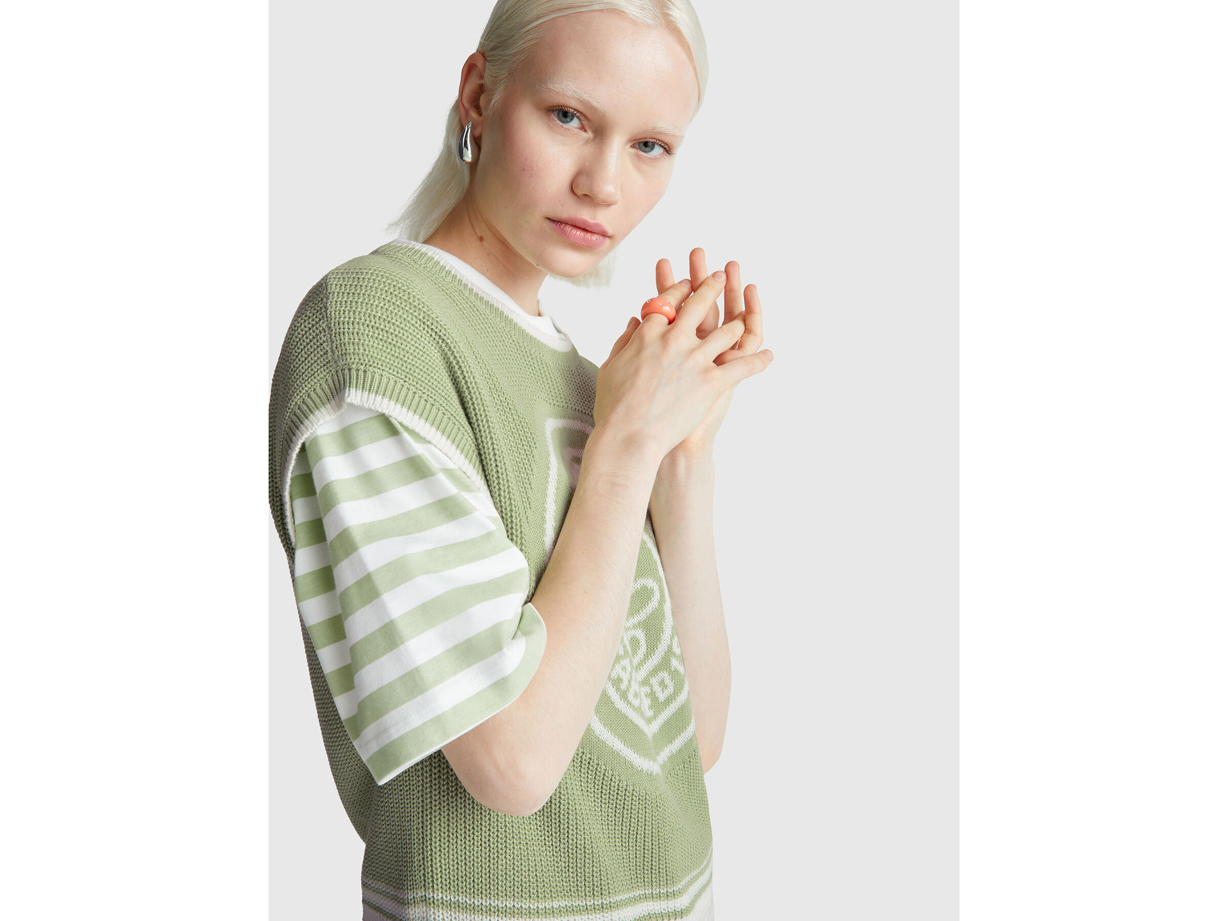SLEEVELESS SWEATER Femme image number 4